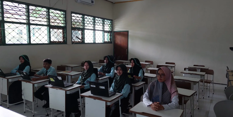 OSIM MTsN 9 Banyuwangi Ikuti Webinar CERDIG: Madrasah Pelopor Generasi Berakhlak